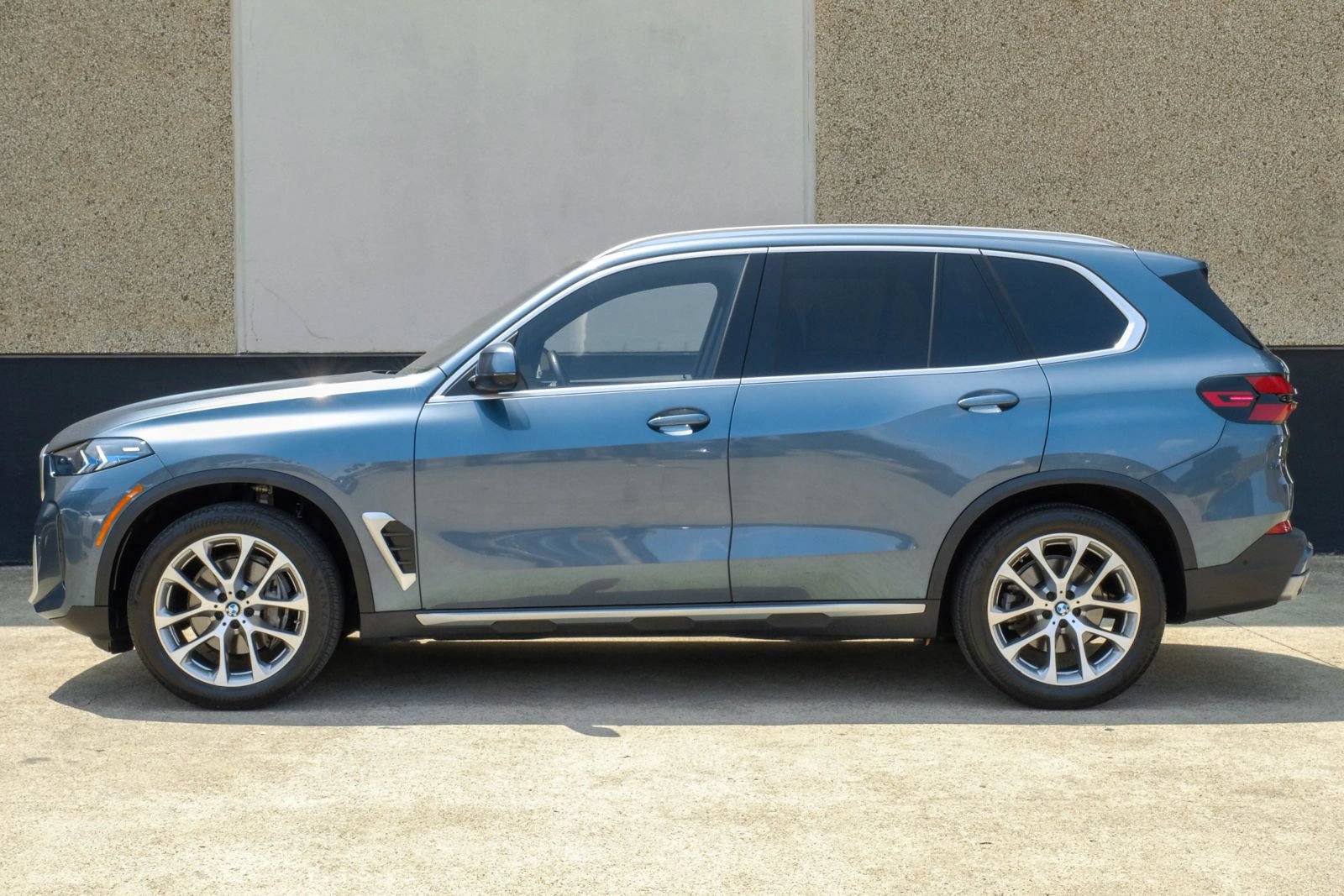 Used 2024 BMW X5 sDrive40i w/ Premium Package RWD image 11
