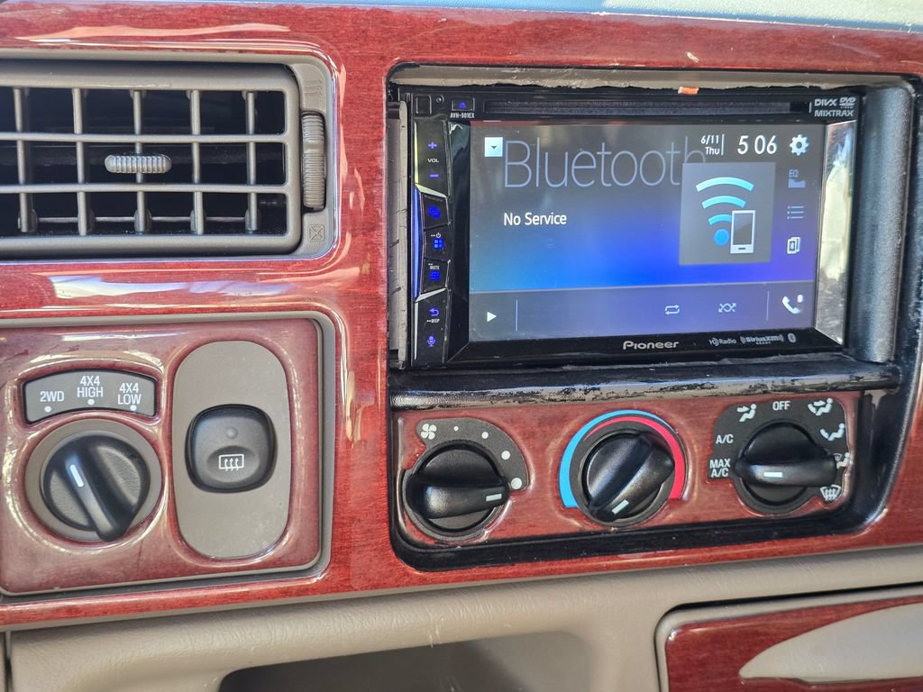 Used 2004 Ford Excursion XLT AWD/4WD image 36