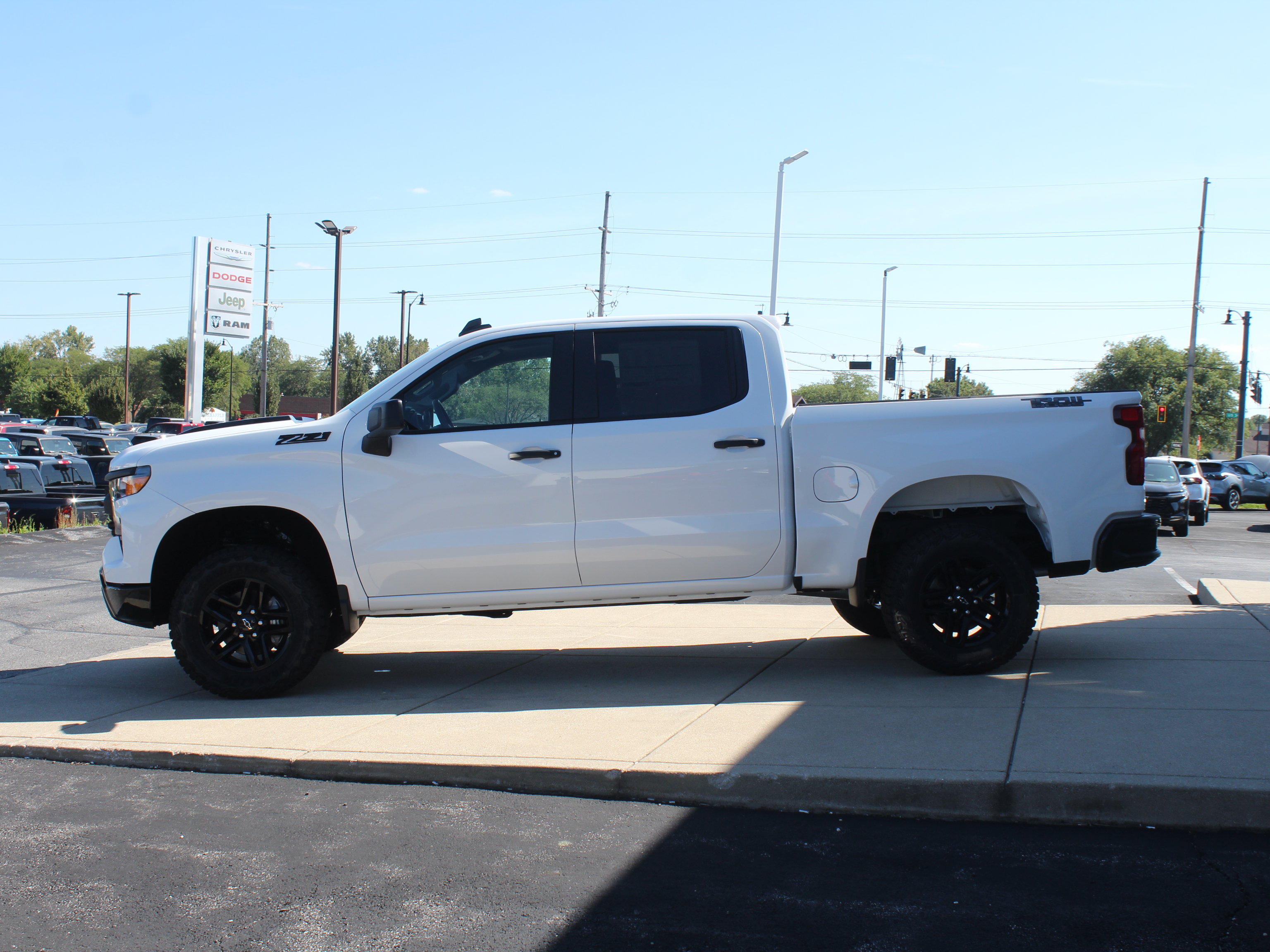 New 2026 Chevrolet Silverado 1500 Custom Trail Boss w/ Dark Appearance Package AWD/4WD image 8