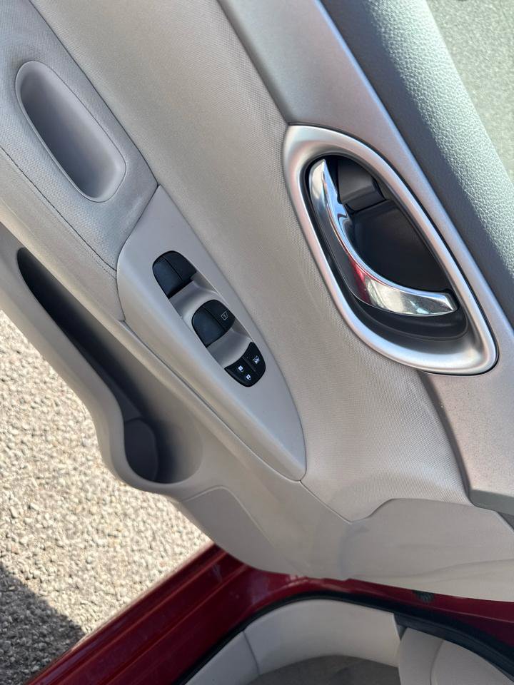 Used 2014 Nissan Sentra S image 12