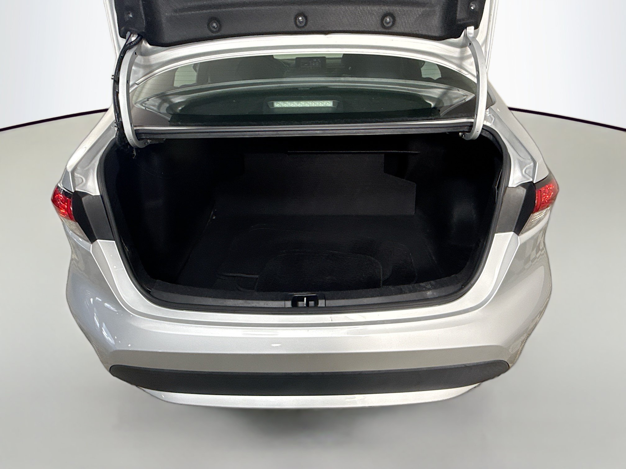 Used 2022 Toyota Corolla LE FWD image 34