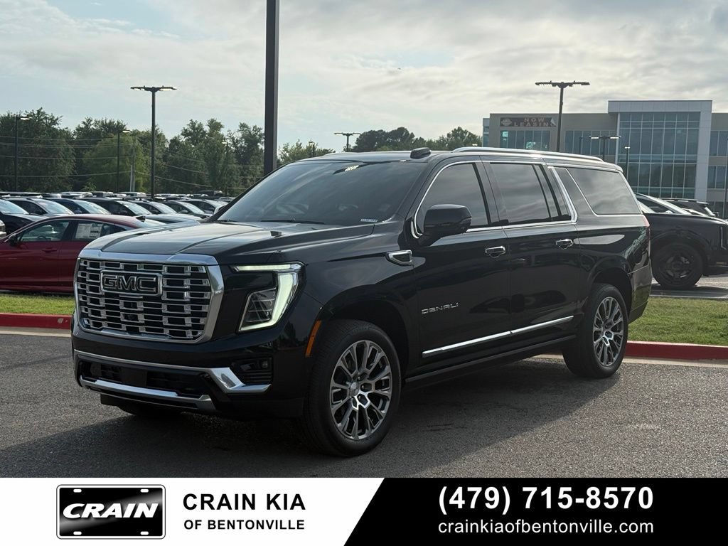 Used 2026 GMC Yukon XL Denali w/ Denali Reserve Package AWD/4WD image 3