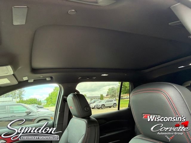 Used 2025 Chevrolet Traverse Z71 w/ LPO, Illumination Package AWD/4WD image 15