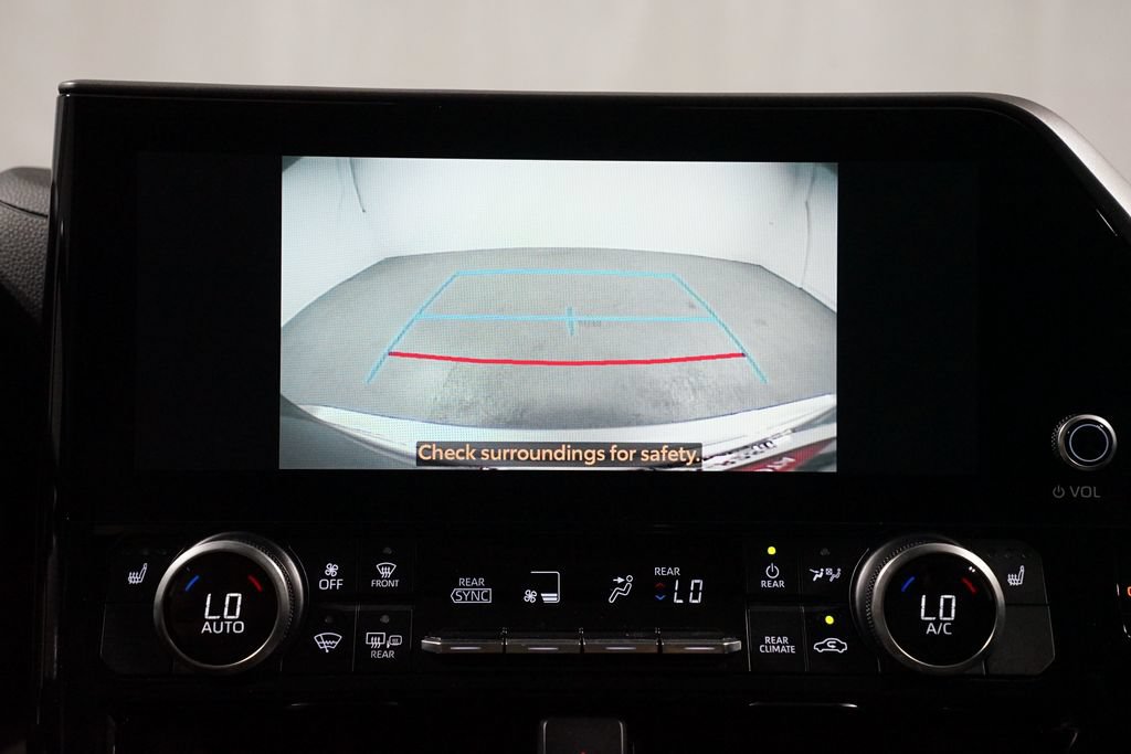 Certified 2024 Toyota Highlander XLE FWD image 19
