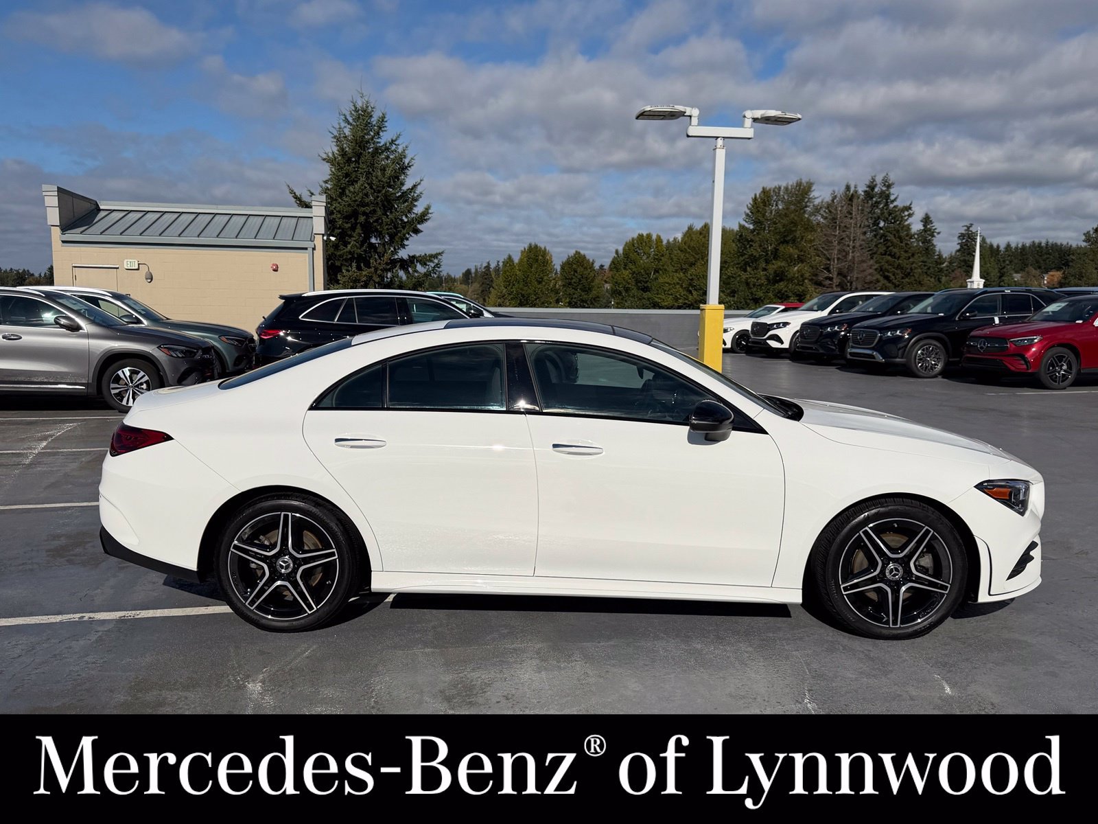 Used 2023 Mercedes-Benz CLA 250 4MATIC image 5