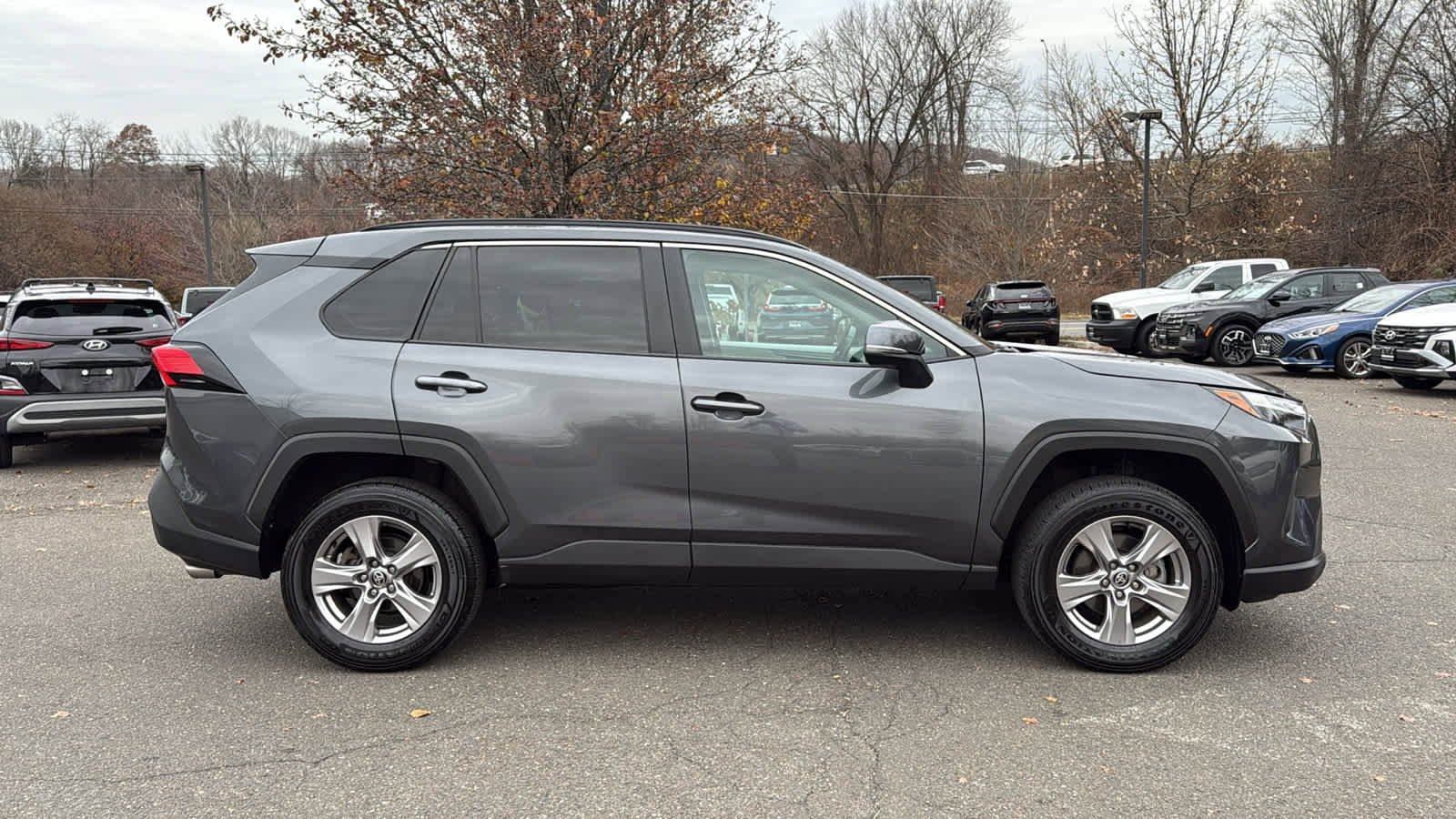 Used 2022 Toyota RAV4 XLE image 2