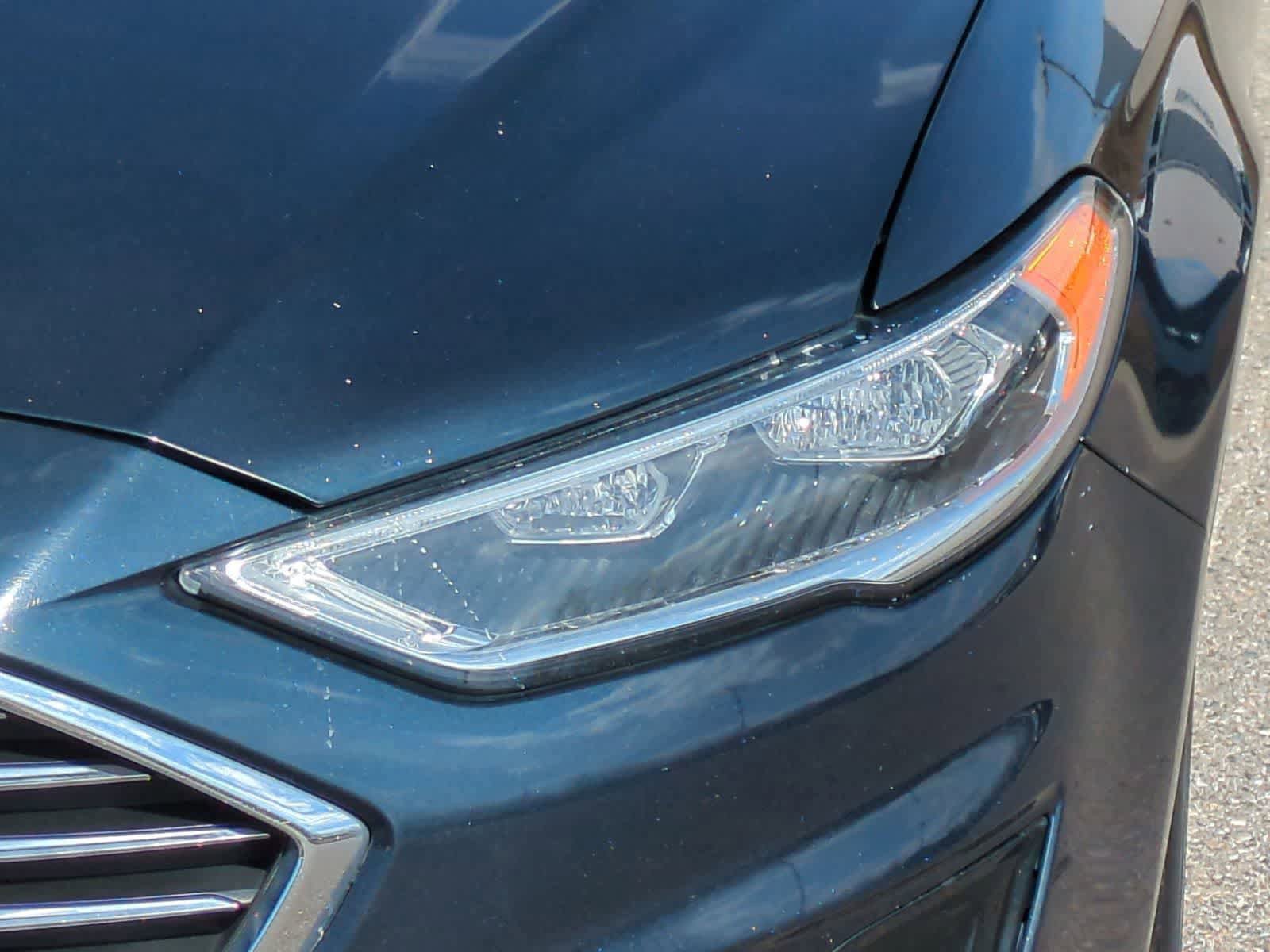 Used 2020 Ford Fusion SEL FWD image 11