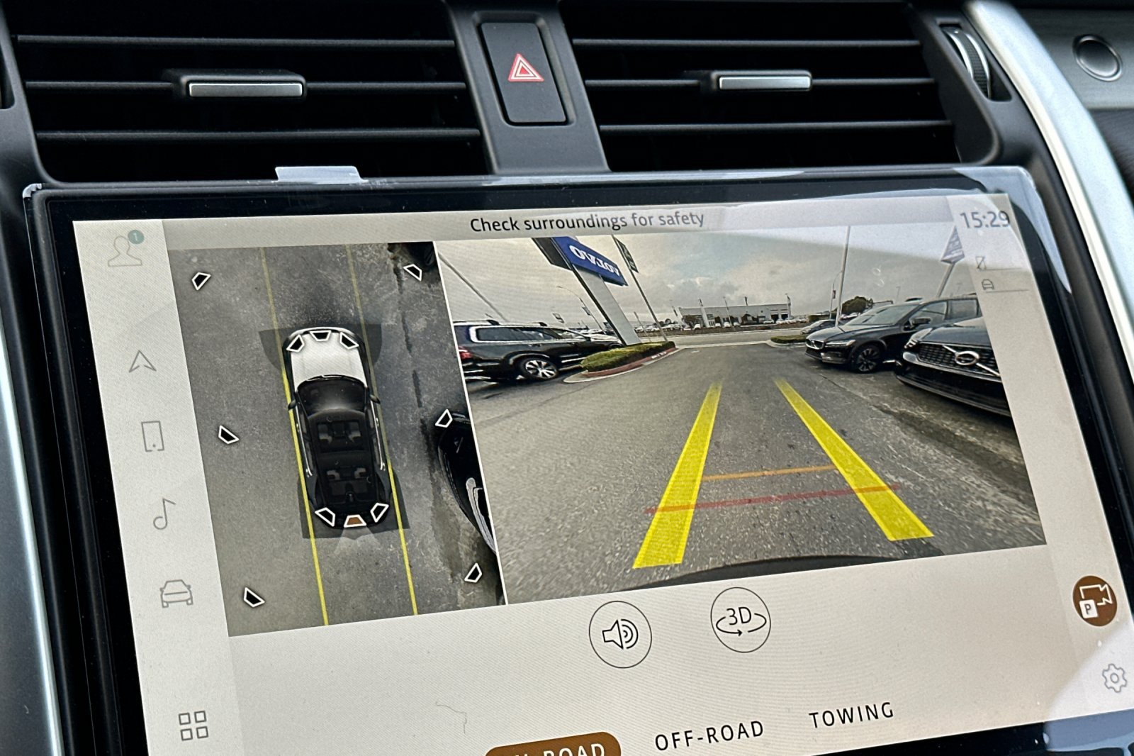 New 2025 Land Rover Discovery Dynamic SE AWD/4WD image 19