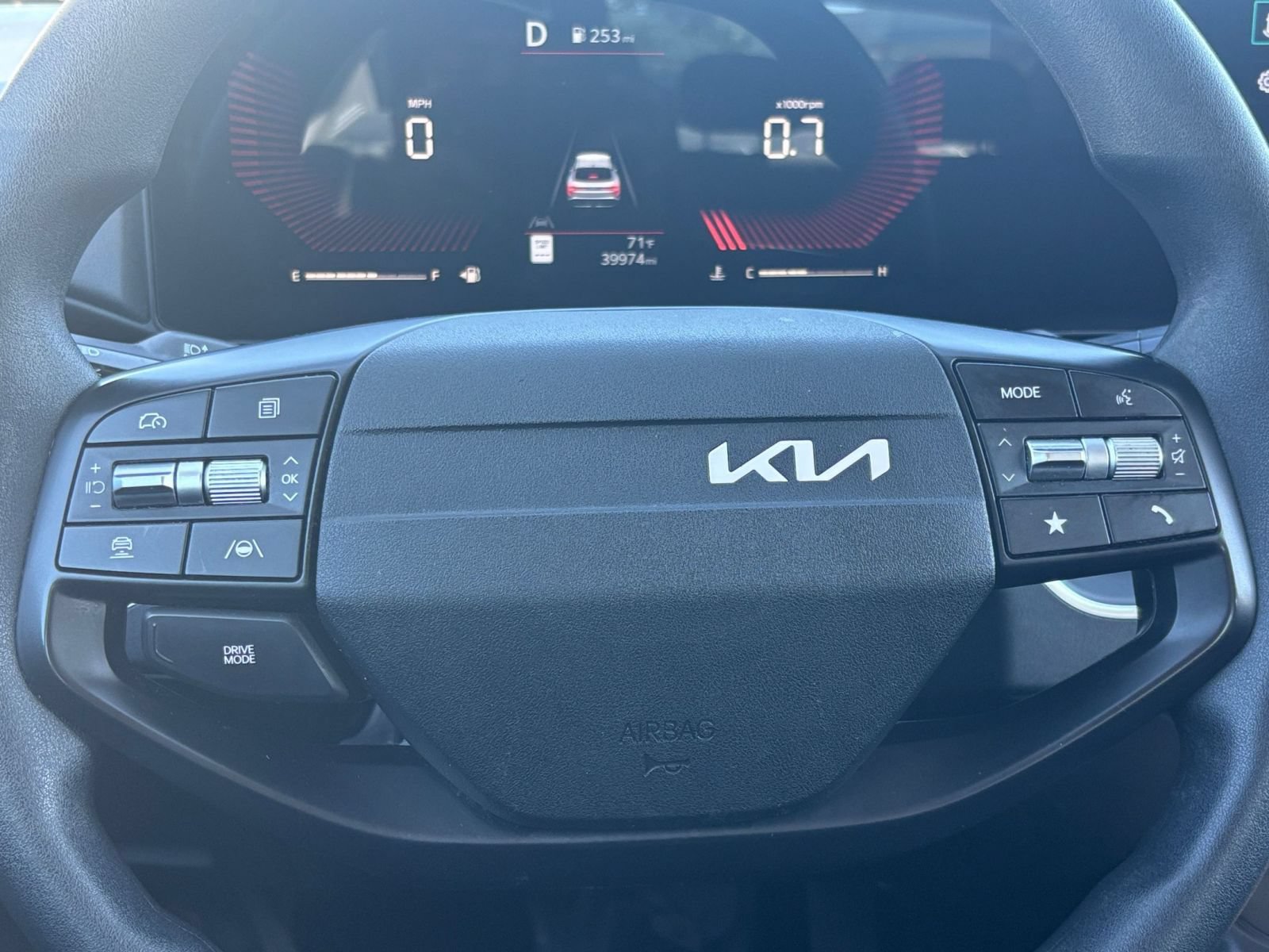 Used 2025 Kia K4 FWD image 25