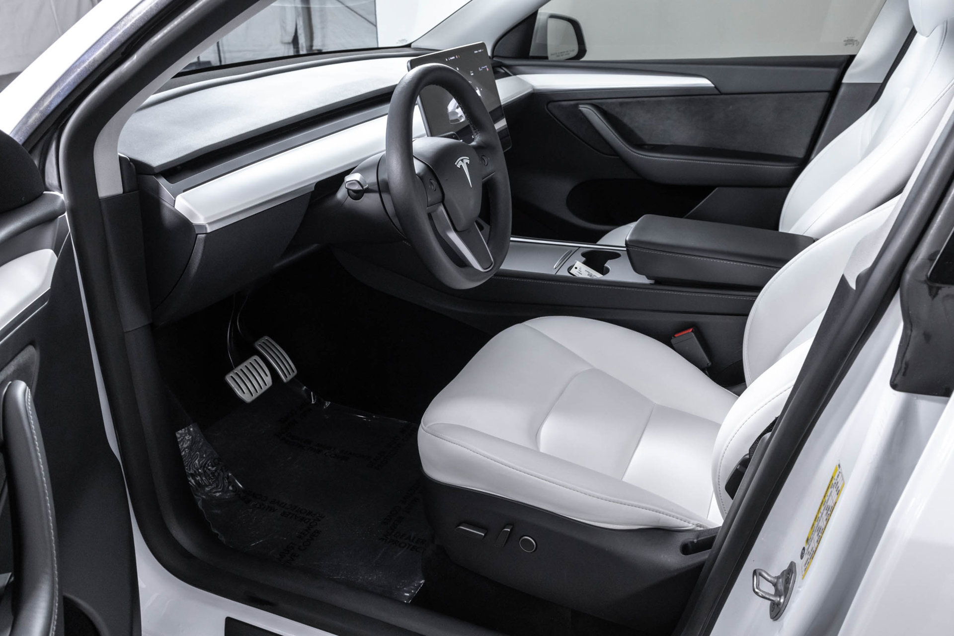 Used 2024 Tesla Model Y Performance AWD/4WD image 6