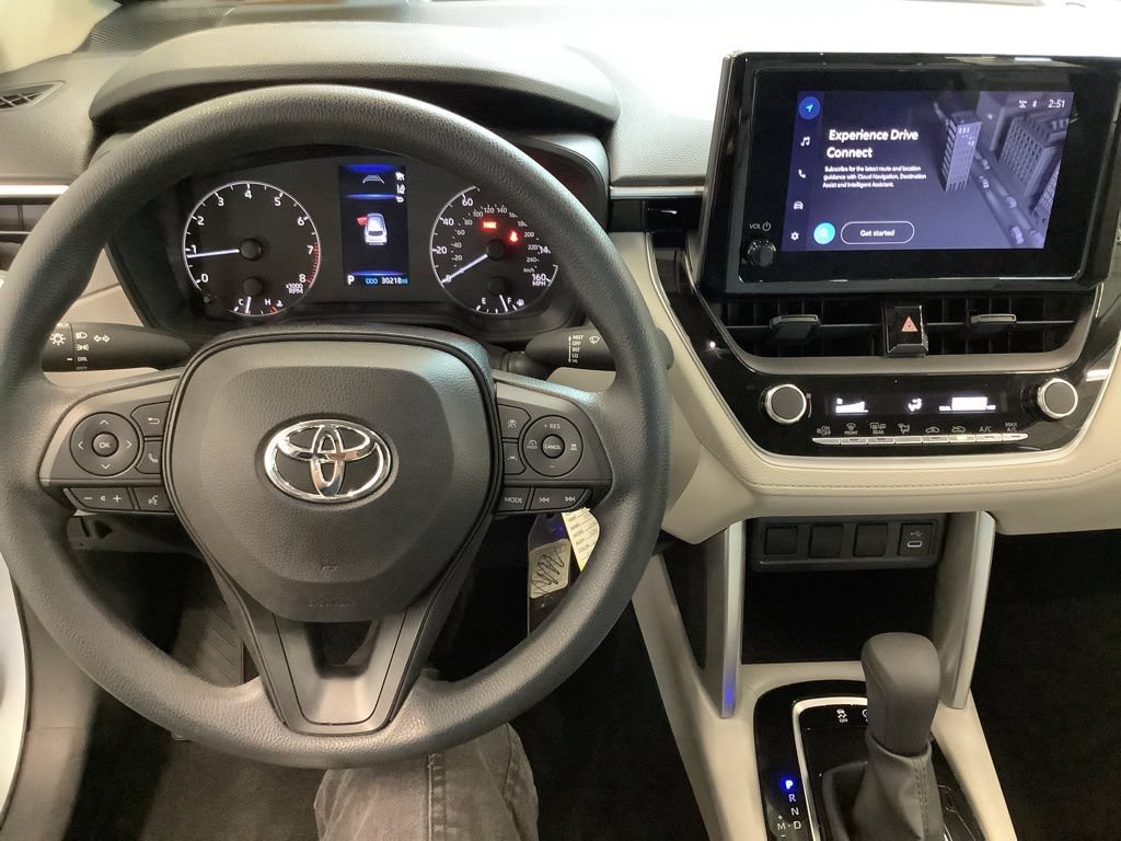 Used 2023 Toyota Corolla Cross L AWD/4WD image 8