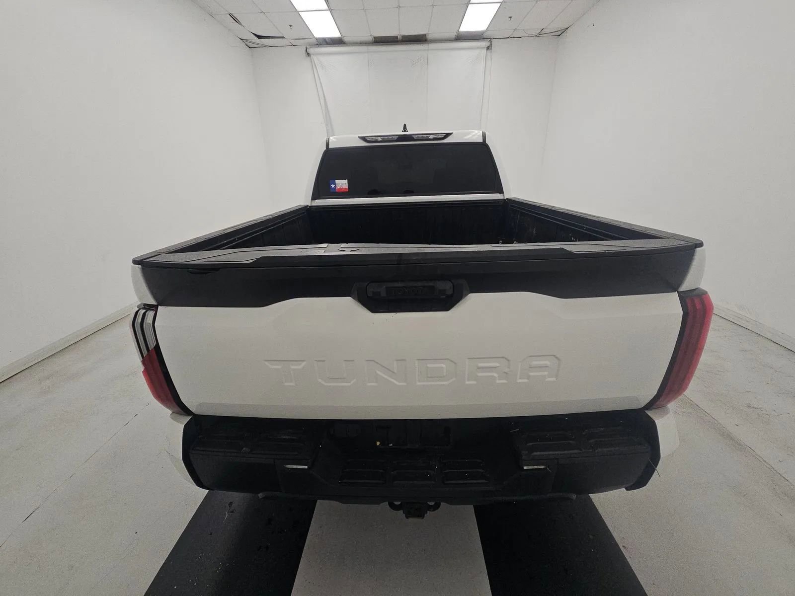 Used 2022 Toyota Tundra SR5 RWD image 3