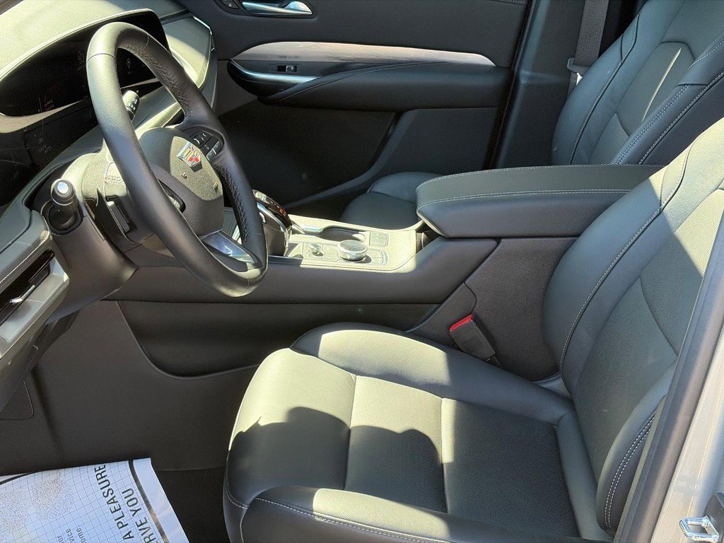Certified 2024 Cadillac XT4 Premium Luxury AWD/4WD image 16