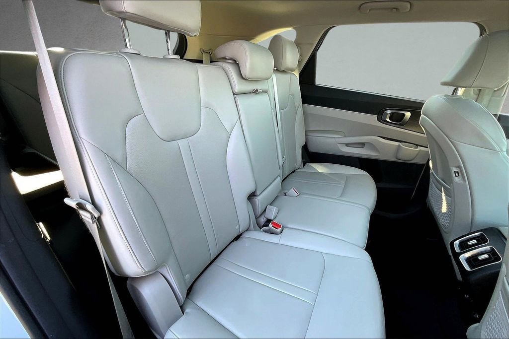 Used 2023 Kia Sorento S w/ Panoramic Sunroof Package FWD image 25