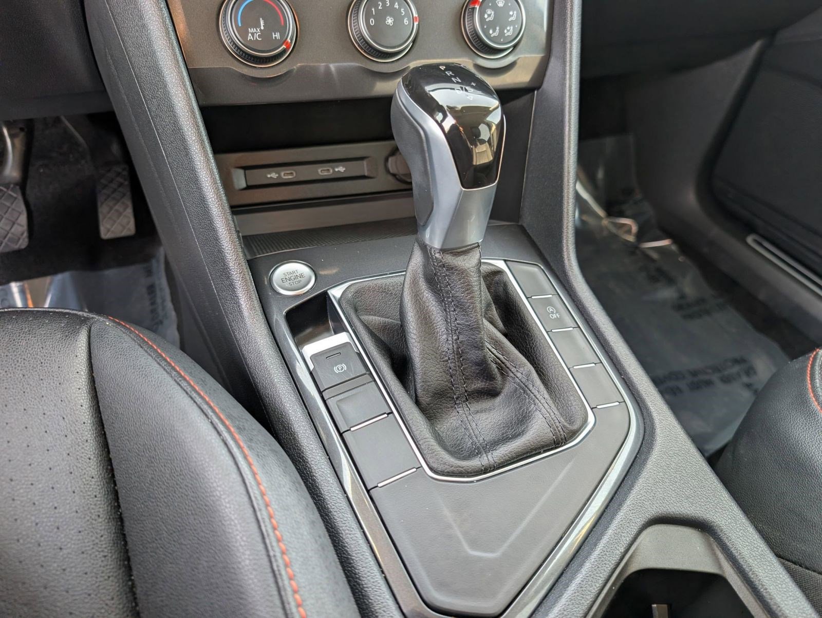 Used 2024 Volkswagen Tiguan SE image 19