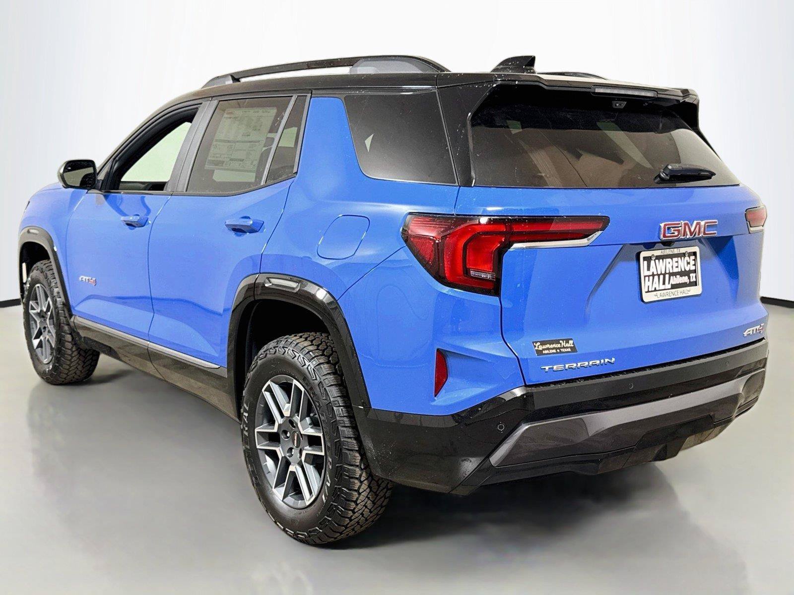 New 2027 GMC Terrain AT4 w/ Technology Package II AWD/4WD image 3