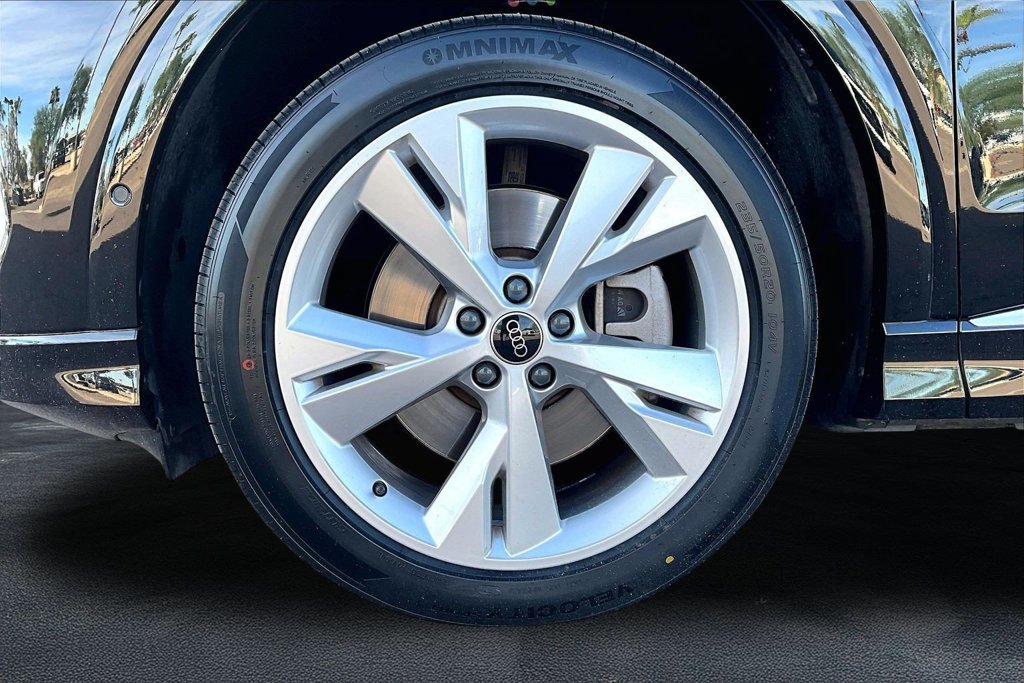 Used 2023 Audi Q4 e-tron Premium Plus AWD/4WD image 9