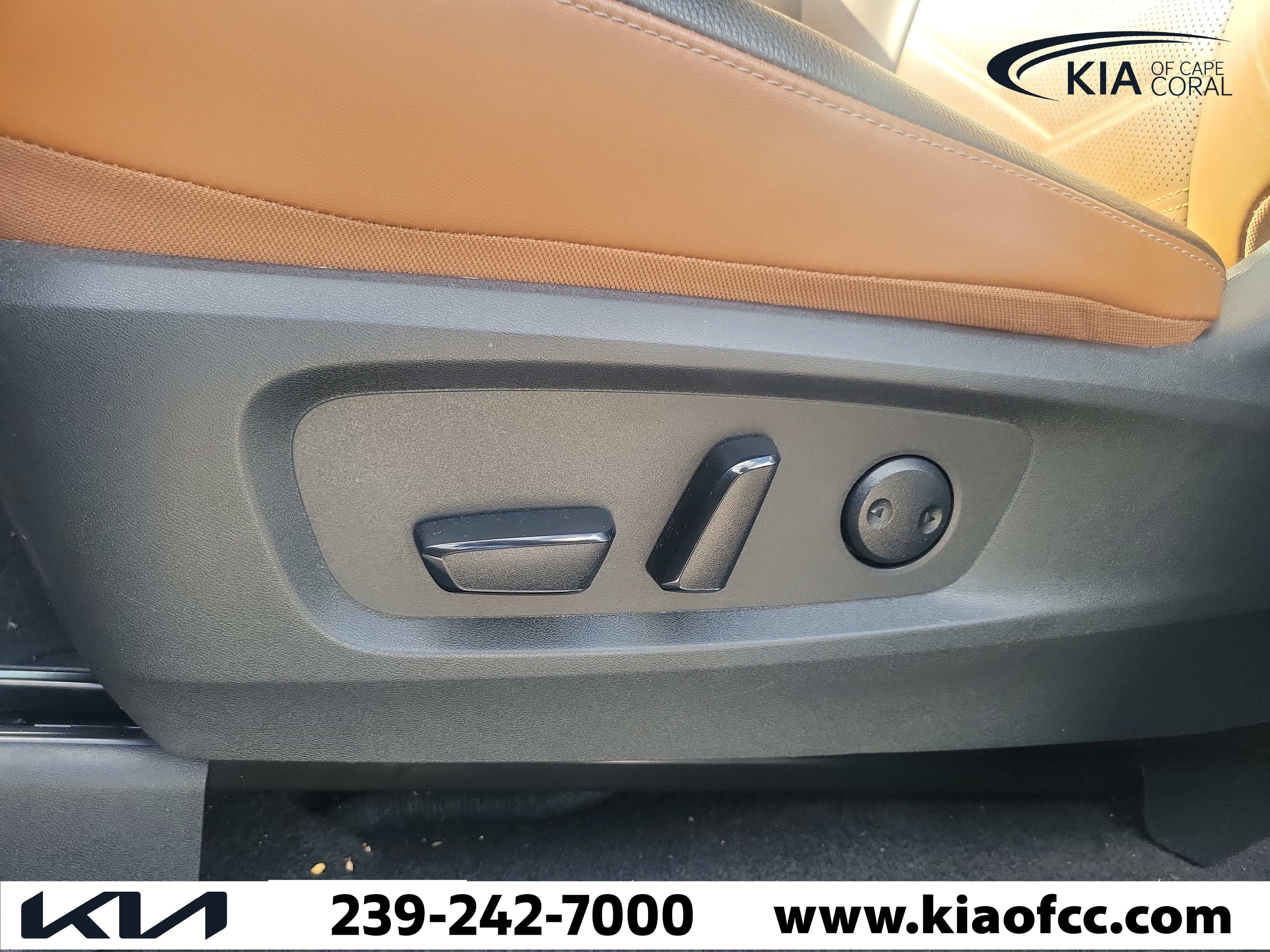 Used 2024 Nissan Pathfinder Platinum FWD image 25