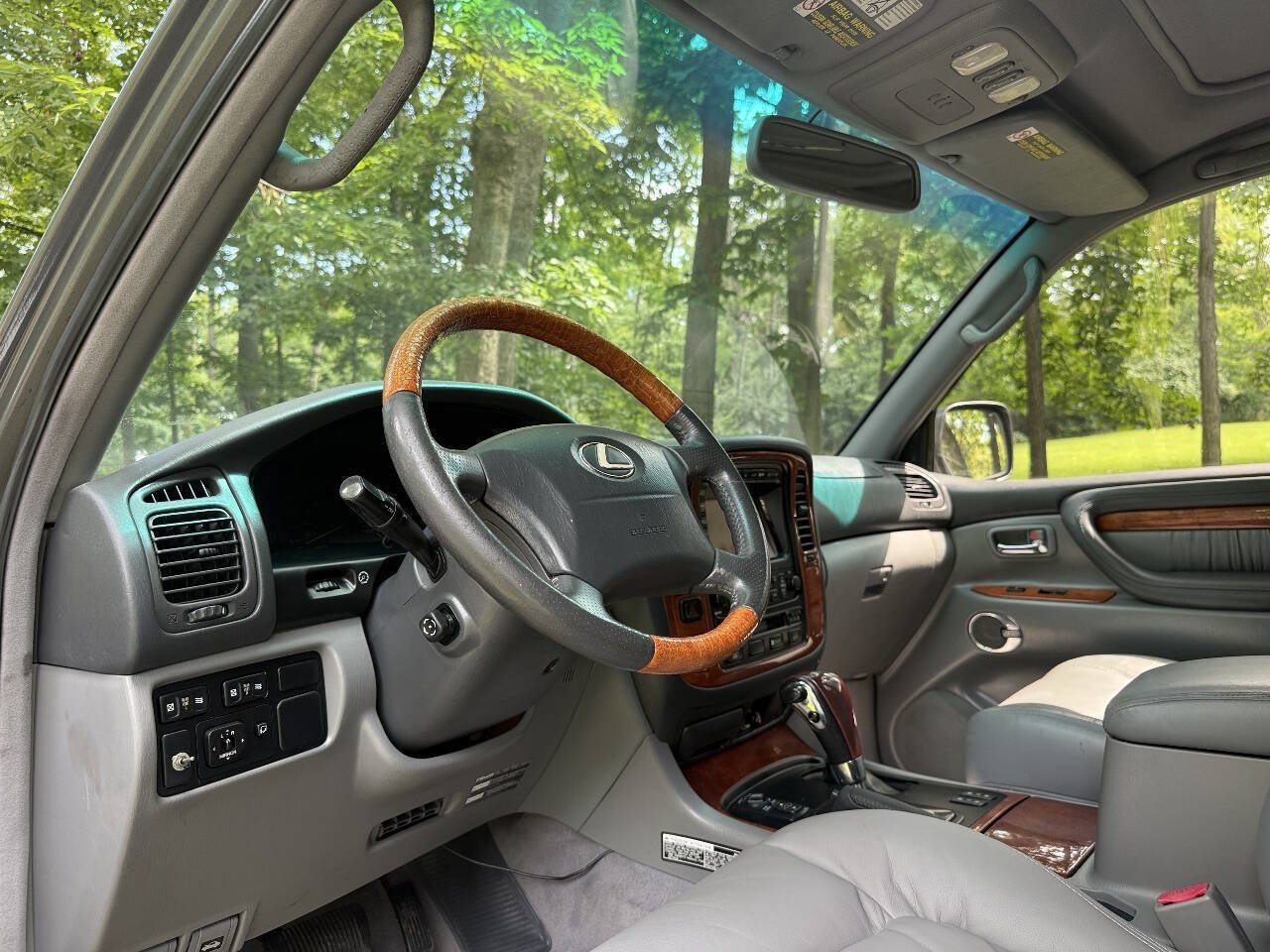 Used 2002 Lexus LX 470 4WD image 25