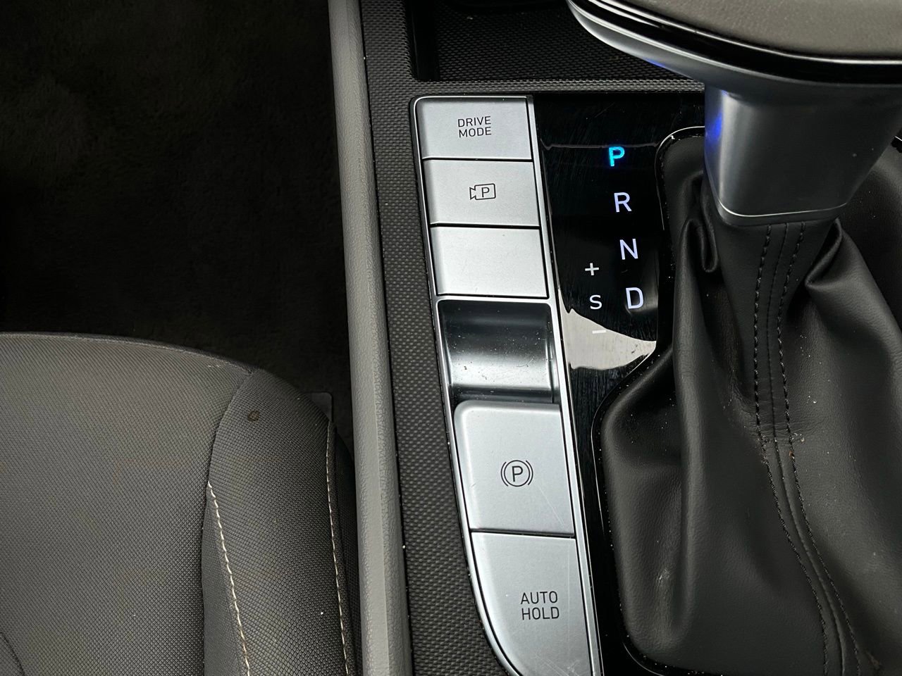 Used 2025 Hyundai Elantra SEL image 24