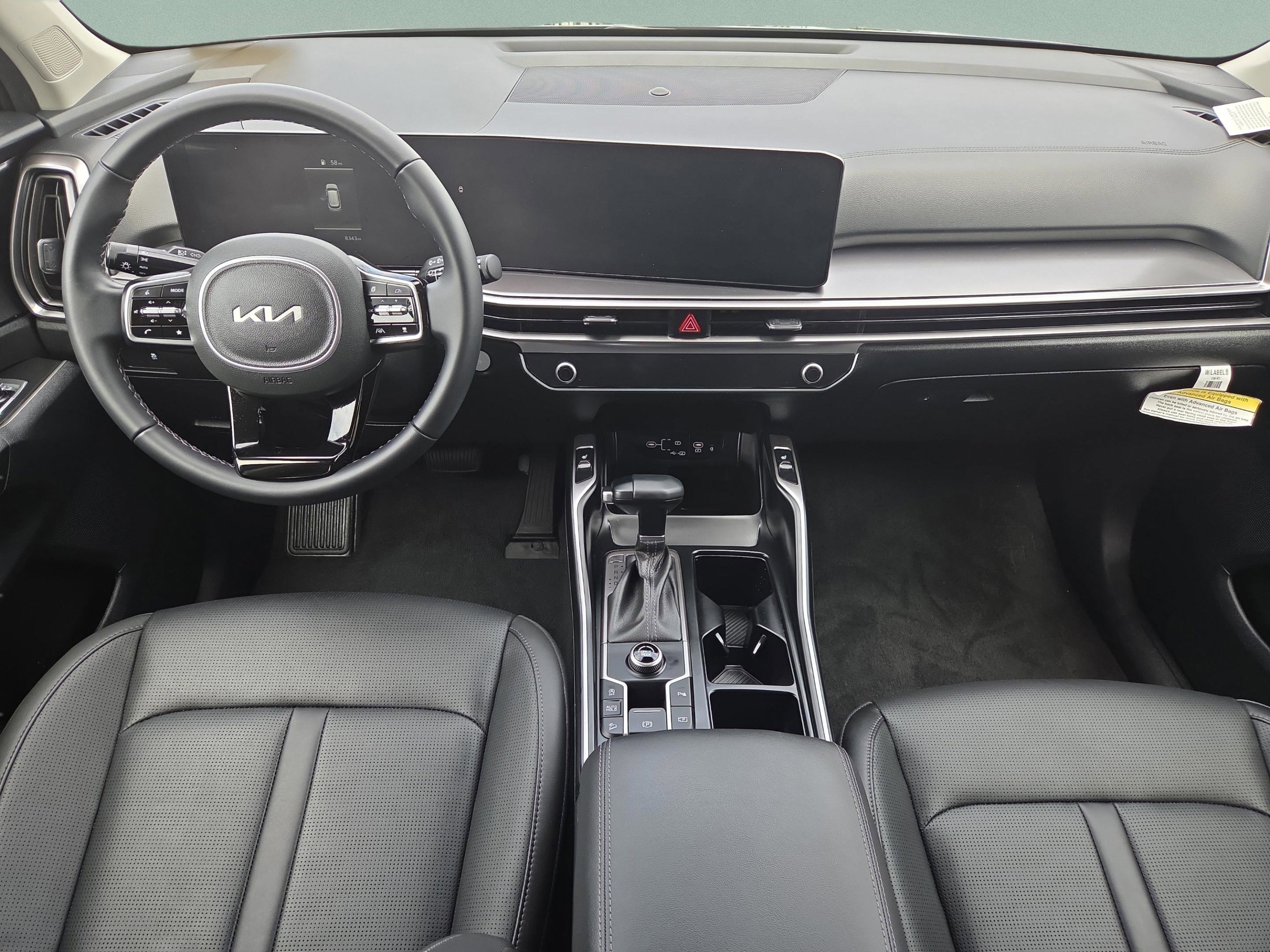 Used 2025 Kia Sorento S w/ Panoramic Sunroof Package FWD image 9