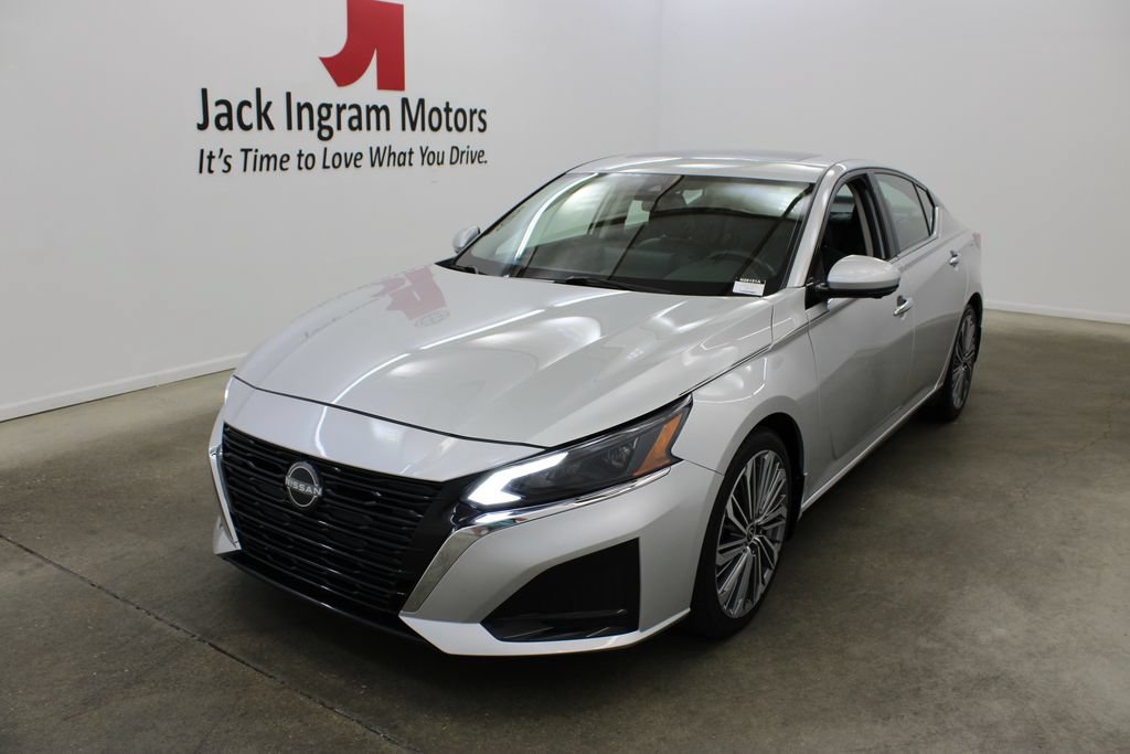 Used 2023 Nissan Altima 2.5 SL FWD image 2