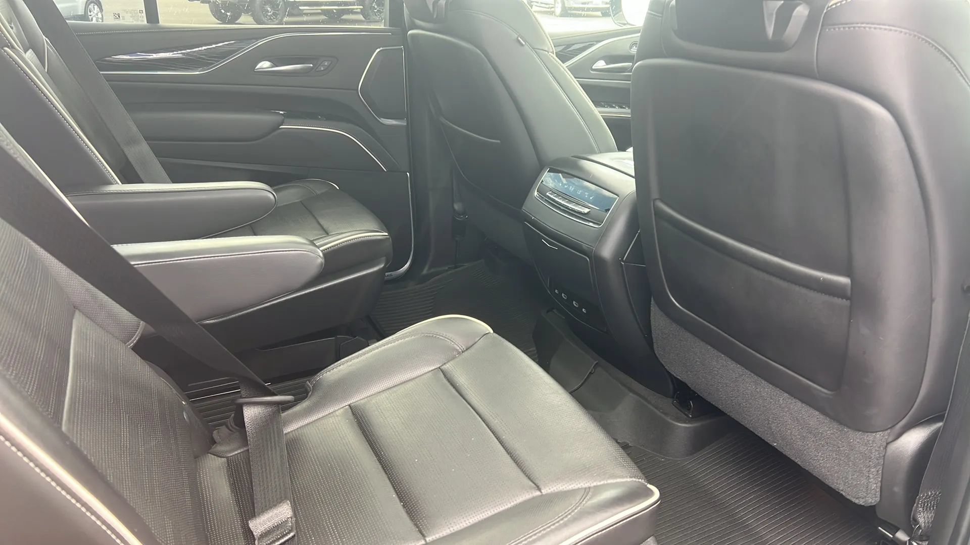 Used 2021 Cadillac Escalade Sport w/ Driver Assist Tech Package AWD/4WD image 8
