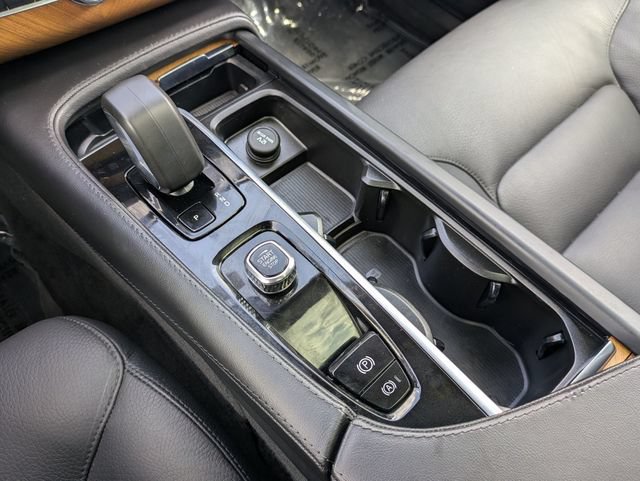 Certified 2023 Volvo XC90 T8 Plus AWD/4WD image 24