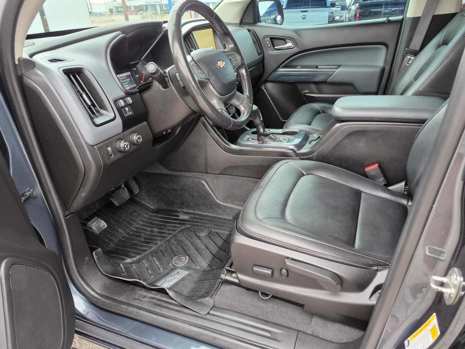 Used 2019 Chevrolet Colorado Z71 AWD/4WD image 2