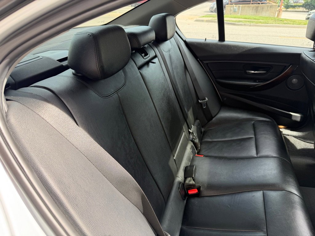 Used 2015 BMW 328i xDrive Sedan w/ Premium Package AWD/4WD image 22