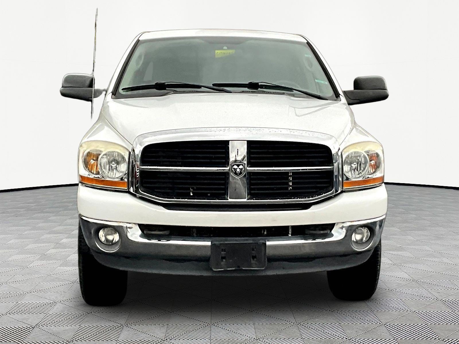 Used 2006 Dodge Ram 2500 Truck SLT w/ Light Group AWD/4WD image 2