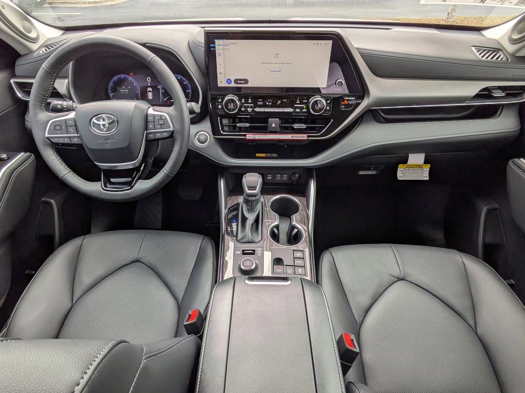 New 2026 Toyota Highlander Limited image 16