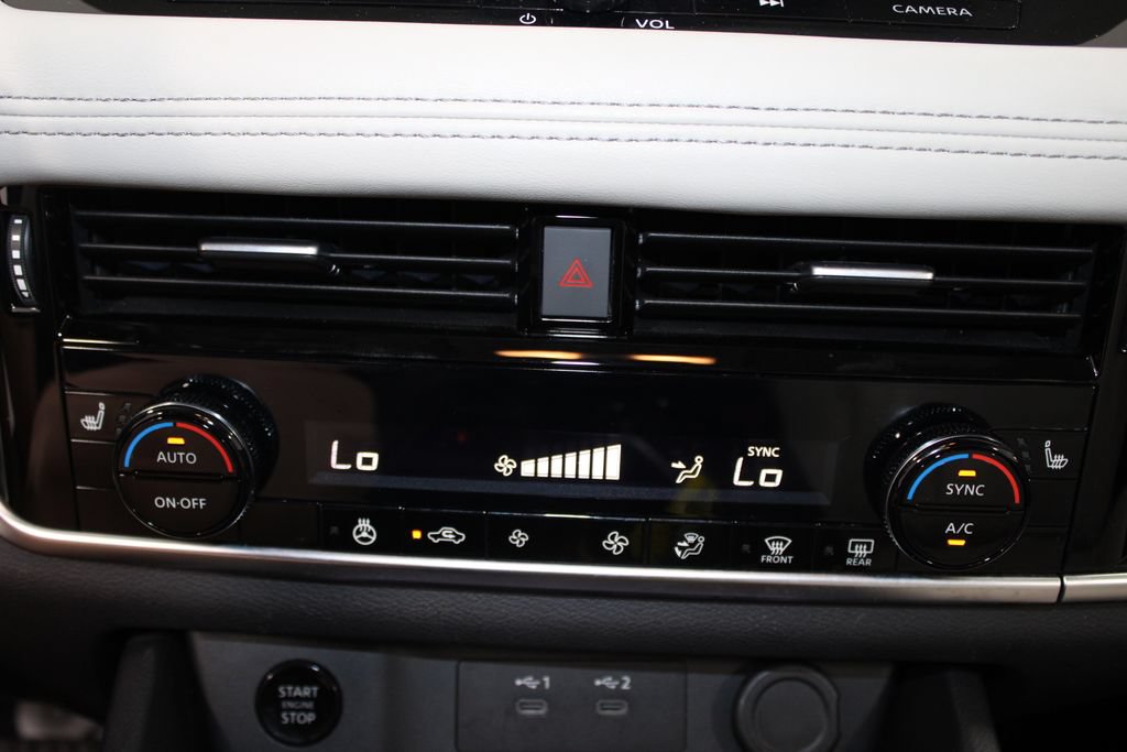 Used 2024 Nissan Rogue SL FWD image 41