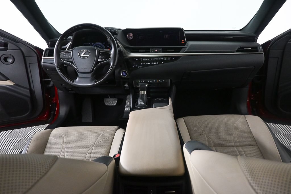 Used 2020 Lexus ES 300h w/ Accessory Package FWD image 15