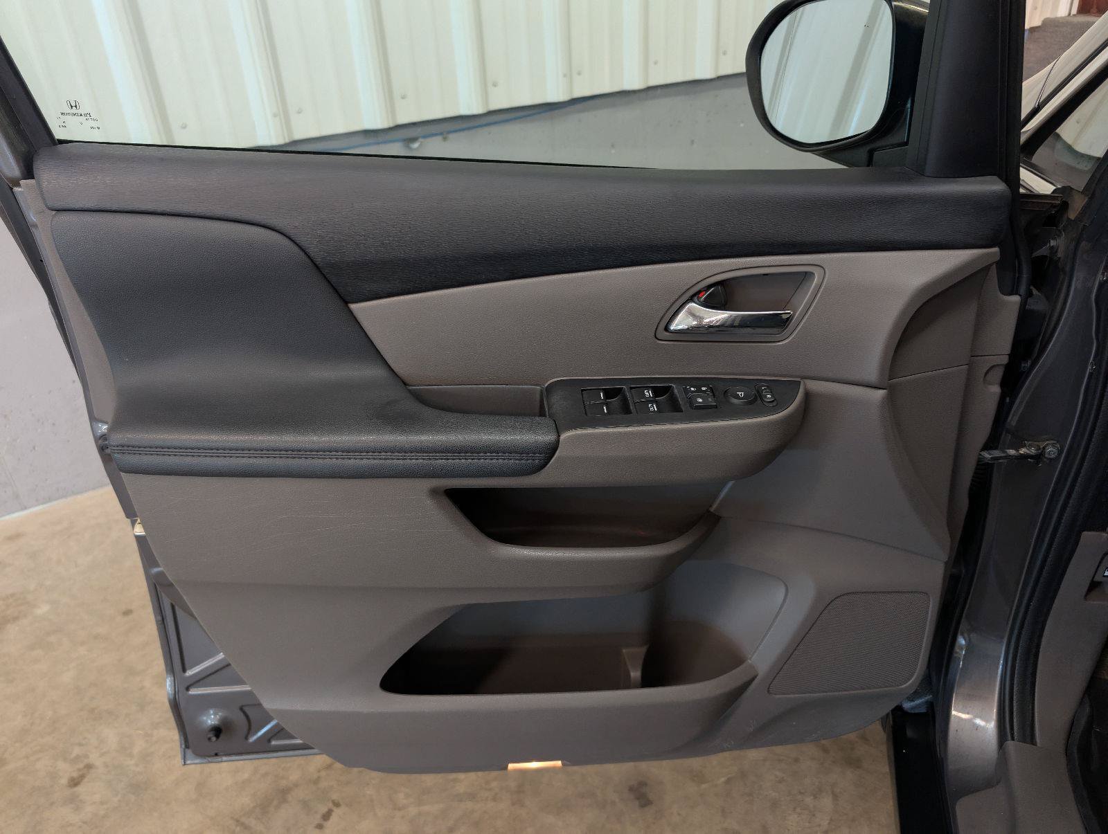Used 2015 Honda Odyssey EX-L image 18