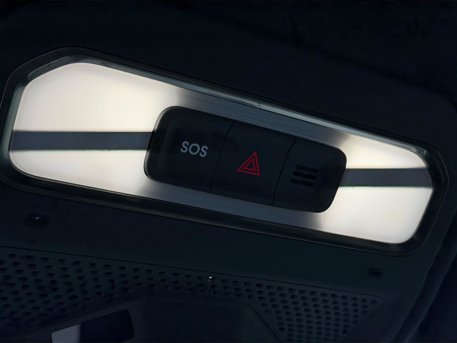 Used 2022 Rivian R1T Adventure image 28