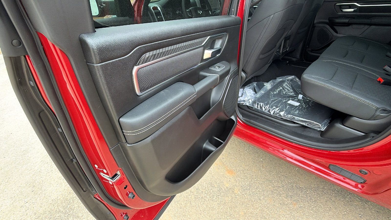 New 2026 RAM 1500 Big Horn AWD/4WD image 18