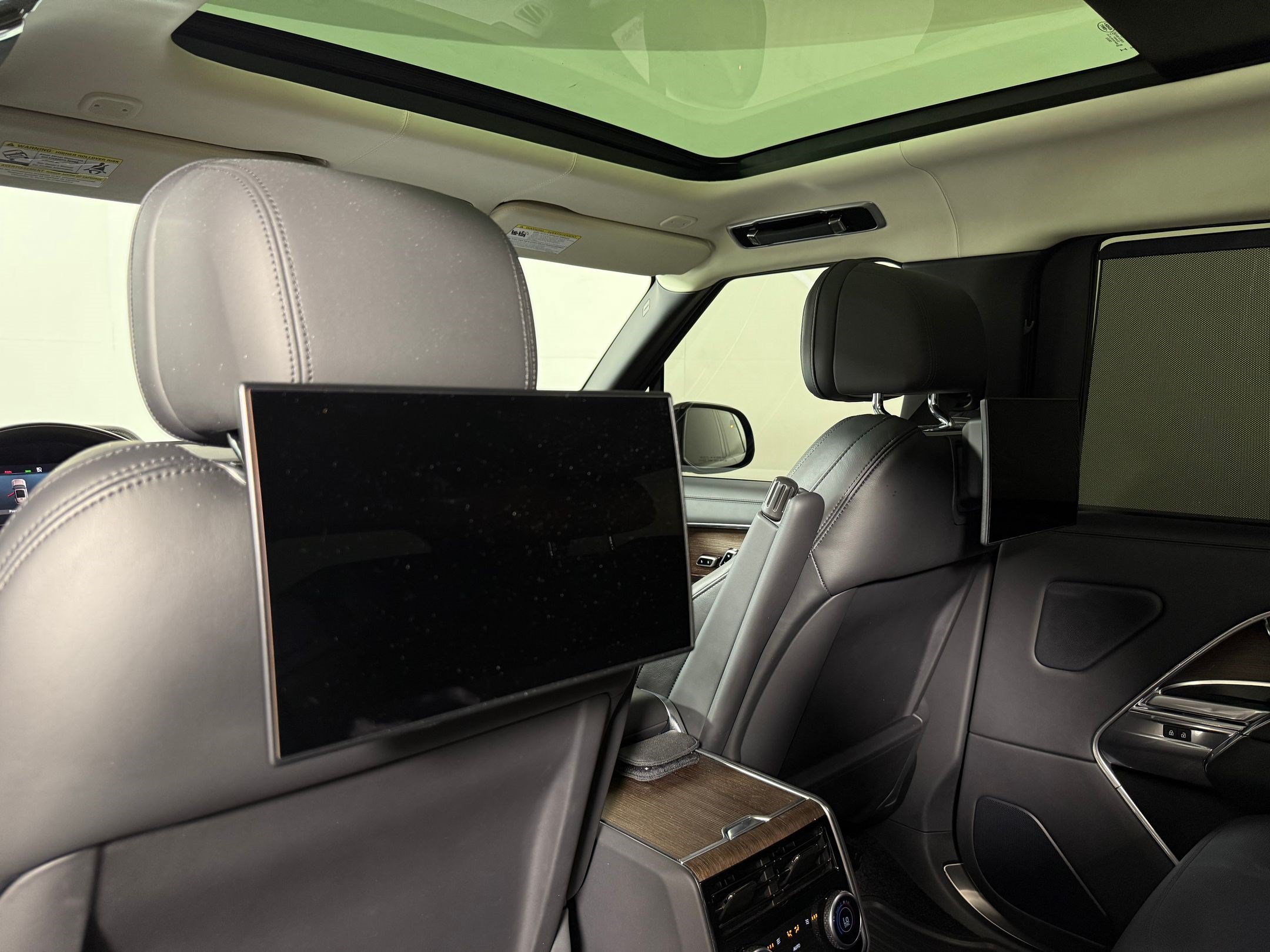 Used 2023 Land Rover Range Rover Long Wheelbase Autobiography AWD/4WD image 16