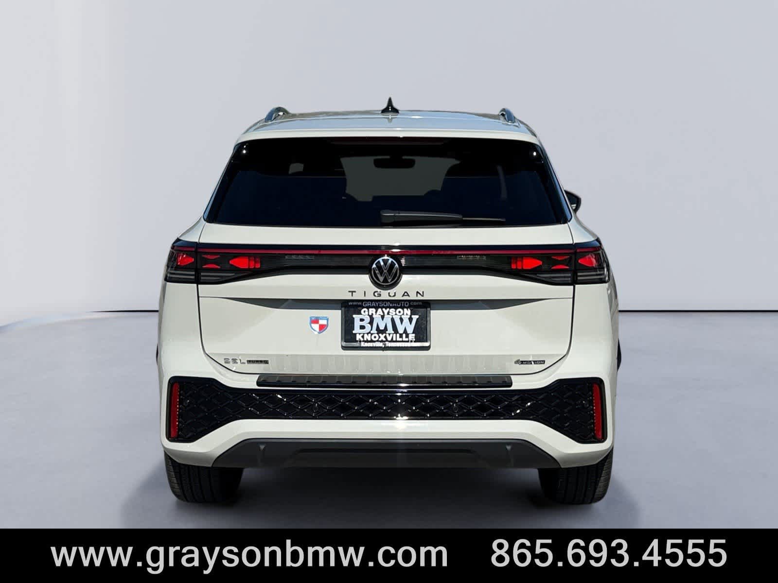 Used 2026 Volkswagen Tiguan SEL R-Line AWD/4WD image 4