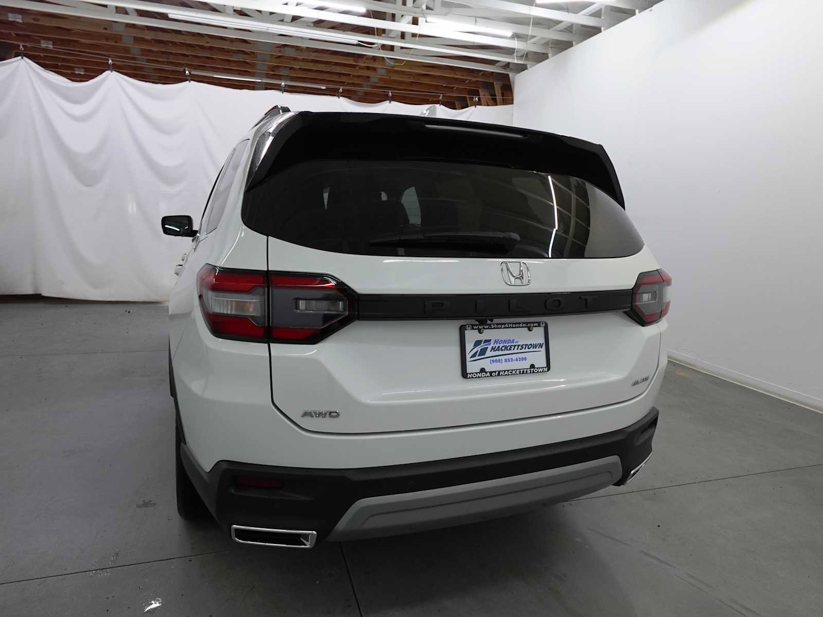 Certified 2025 Honda Pilot Elite image 7