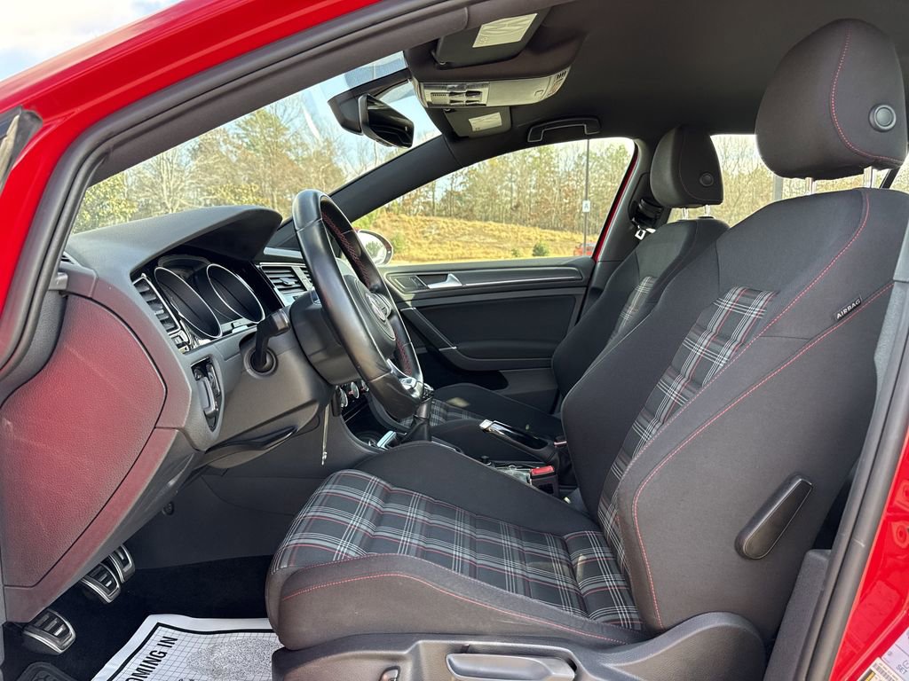 Used 2020 Volkswagen Golf 4-Door image 17