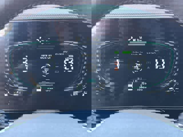 Used 2023 Kia Niro SX image 26