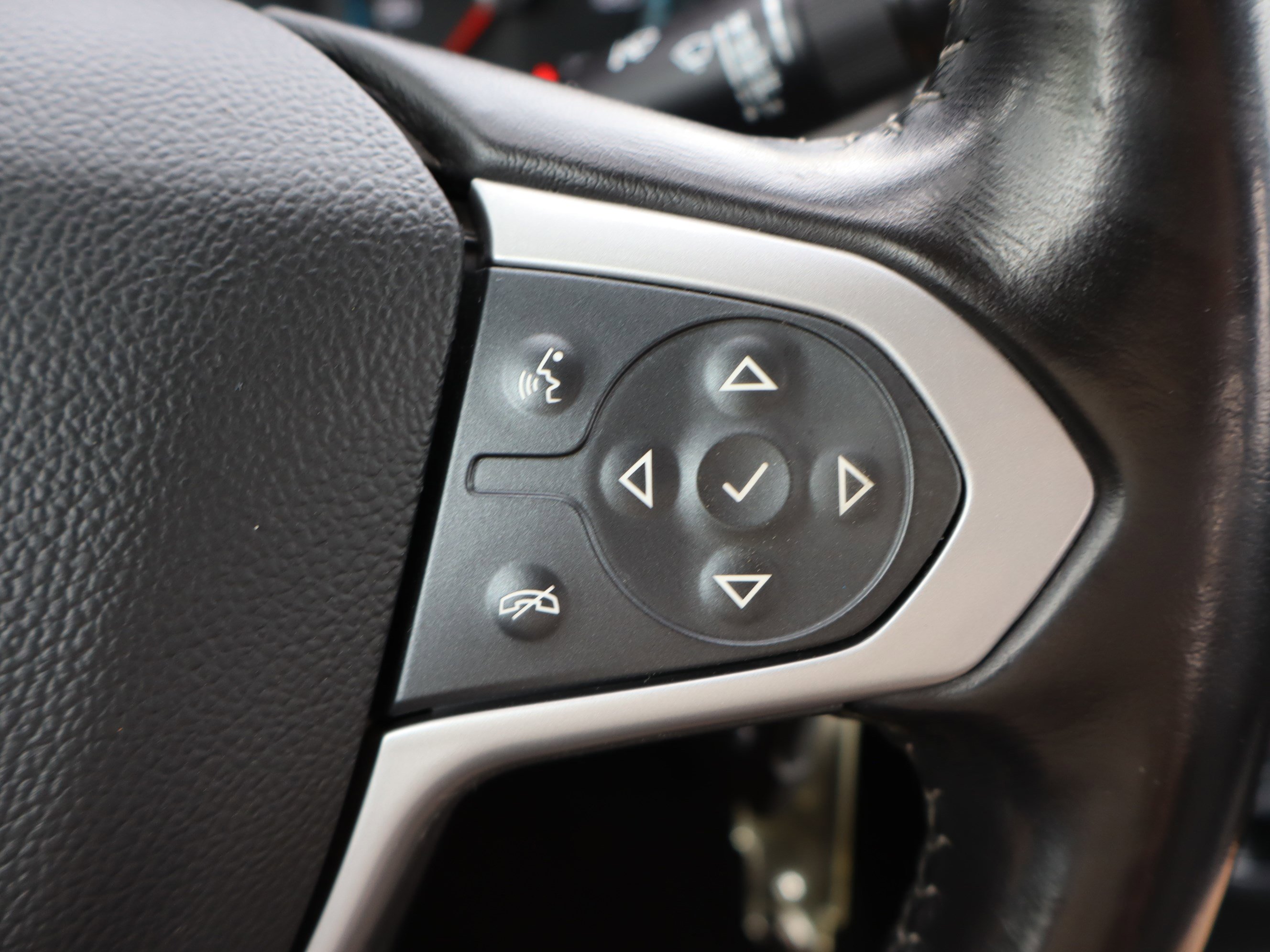 Used 2020 Chevrolet Colorado LT image 23