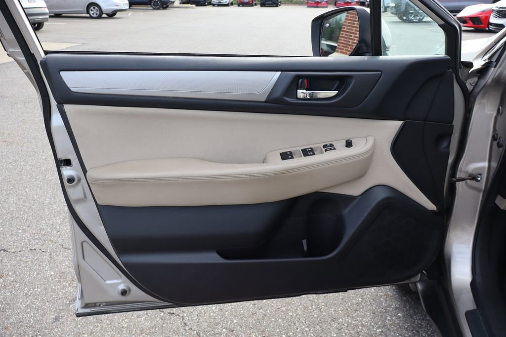 Used 2017 Subaru Outback 2.5i Premium AWD/4WD image 8