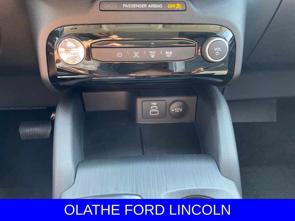 New 2025 Ford Escape SE FWD image 11