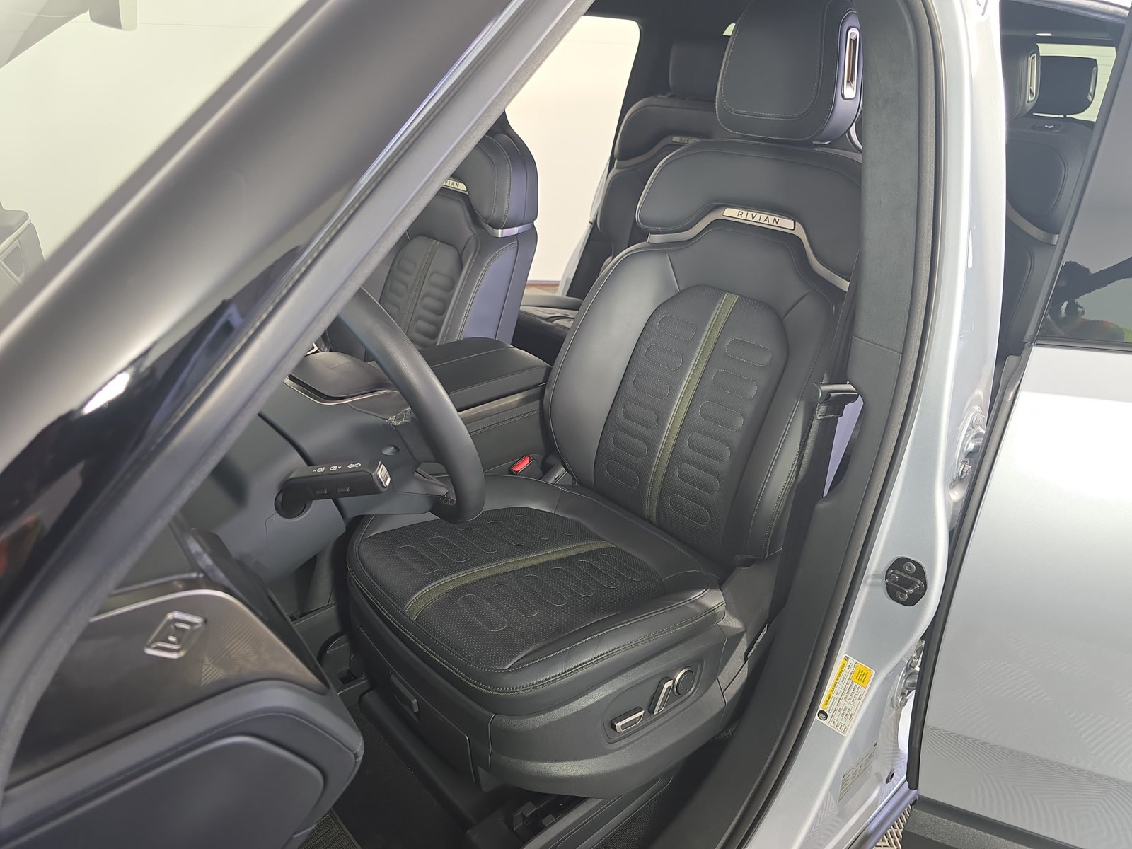 Used 2023 Rivian R1S Adventure Quad AWD/4WD image 20
