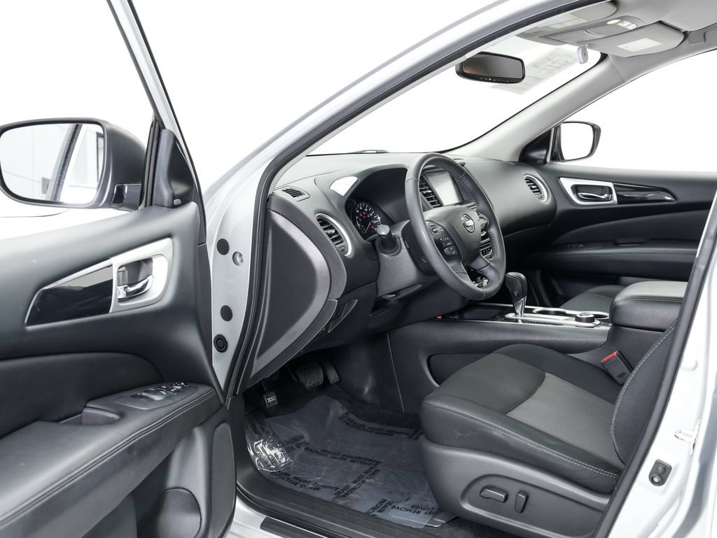 Used 2019 Nissan Pathfinder SV AWD/4WD image 7