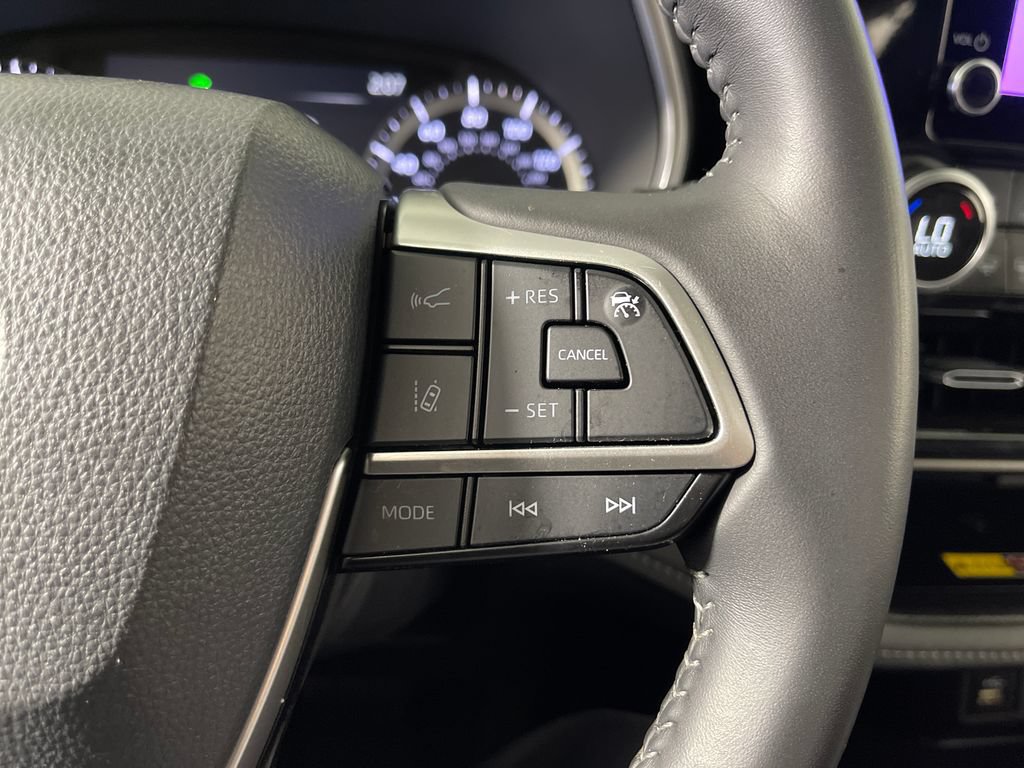 Certified 2025 Toyota Highlander XLE AWD/4WD image 27