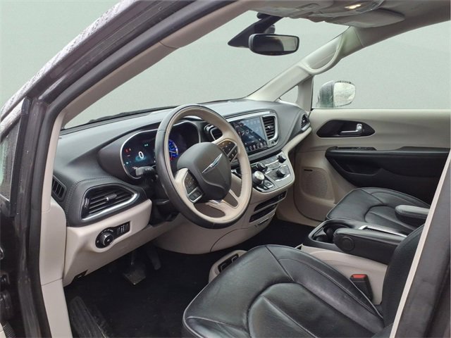 Used 2020 Chrysler Pacifica Limited w/ Advanced Safetytec Group image 12