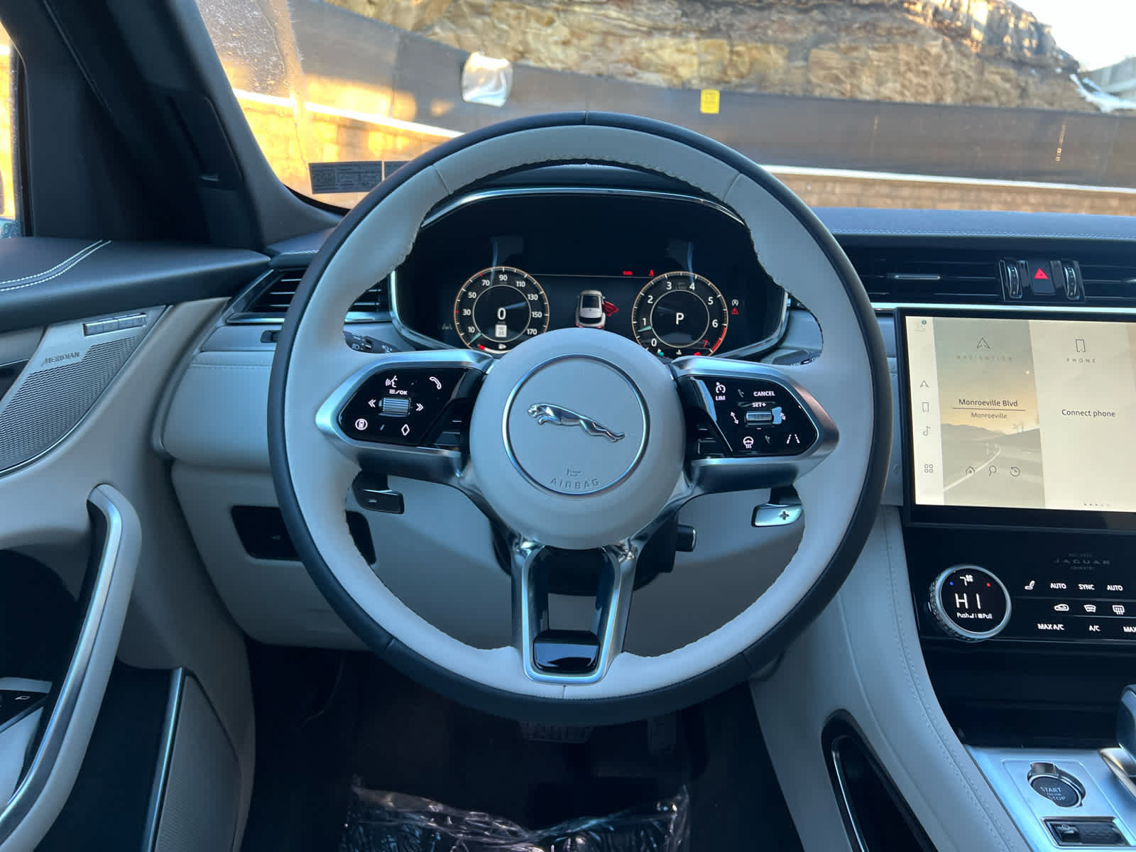 Used 2025 Jaguar F-PACE R-Dynamic S AWD/4WD image 10